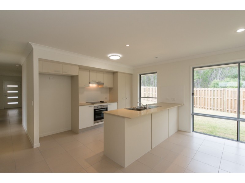 18 Kandel Court, Kirkwood QLD 4680