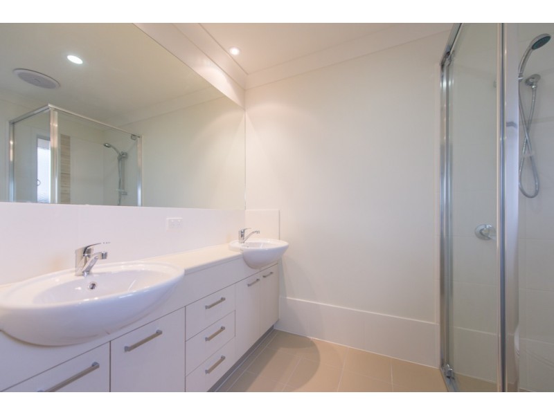 18 Kandel Court, Kirkwood QLD 4680