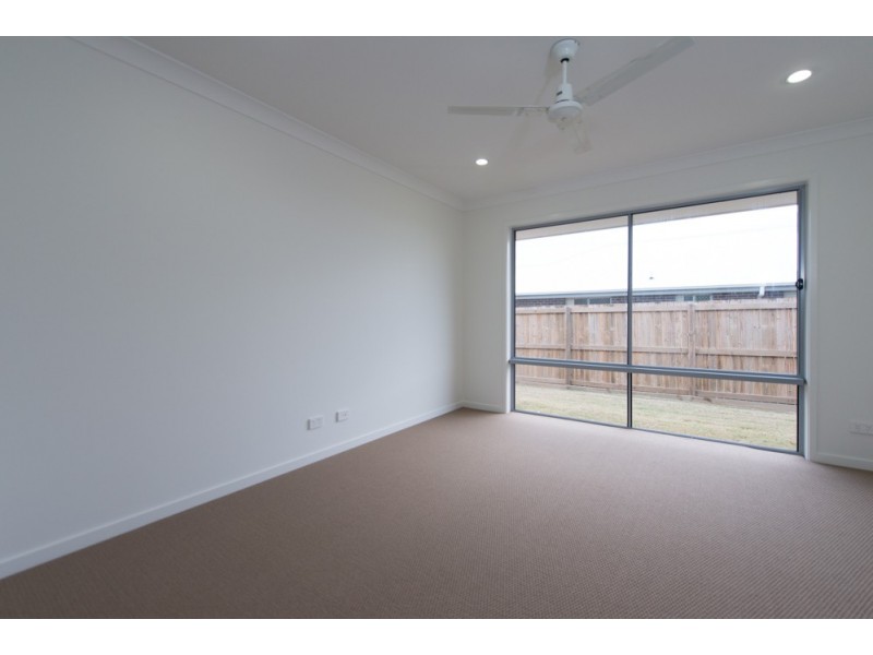18 Kandel Court, Kirkwood QLD 4680