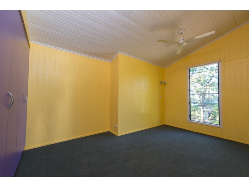 18 Roberts Street, South Gladstone QLD 4680