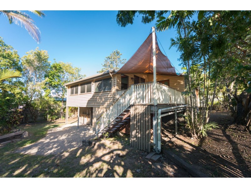 18 Roberts Street, South Gladstone QLD 4680