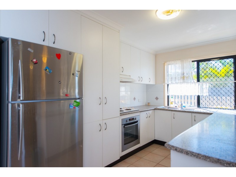 2 / 12 Calman Street, Clinton QLD 4680