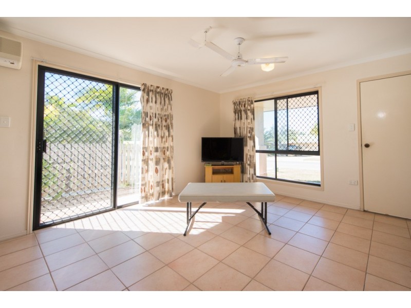 2 / 12 Calman Street, Clinton QLD 4680