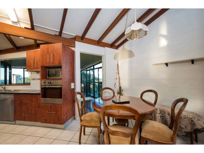 14 AUCKLAND STREET, Gladstone QLD 4680