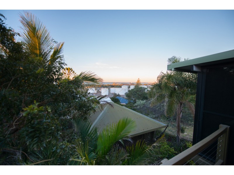14 AUCKLAND STREET, Gladstone QLD 4680