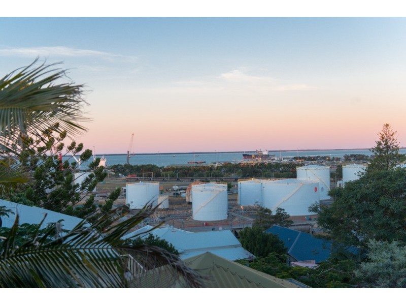 14 AUCKLAND STREET, Gladstone QLD 4680