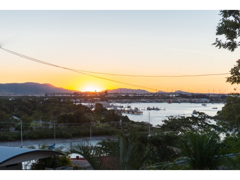 14 AUCKLAND STREET, Gladstone QLD 4680