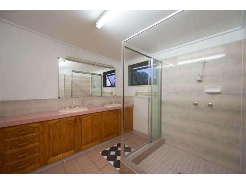 14 AUCKLAND STREET, Gladstone QLD 4680