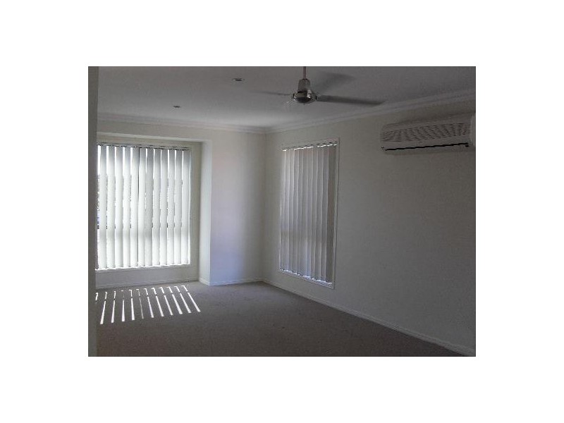 28 Larcom Rise, West Gladstone QLD 4680