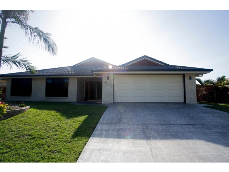 32 Beezley Street, Glen Eden QLD 4680