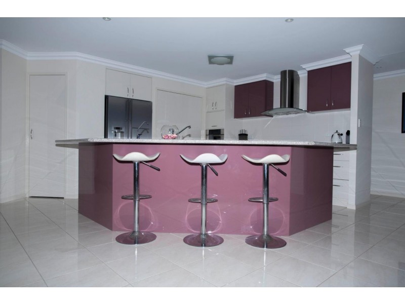 32 Beezley Street, Glen Eden QLD 4680