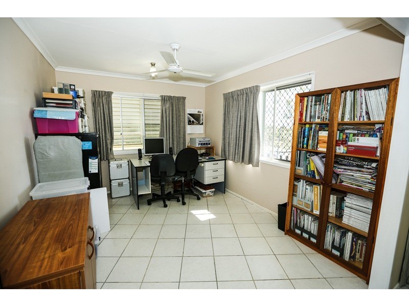 42 Wilson Street, New Auckland QLD 4680