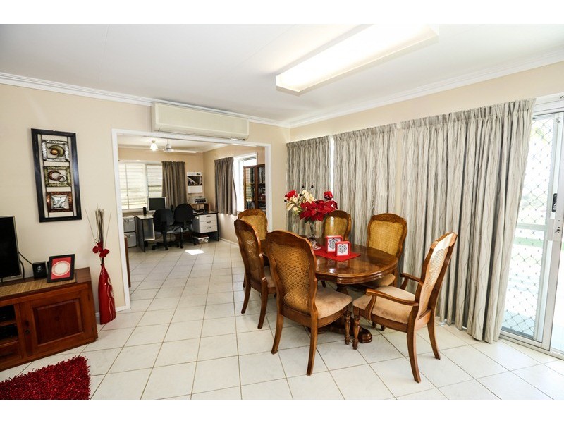 42 Wilson Street, New Auckland QLD 4680