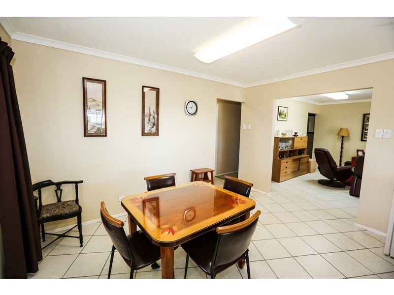 42 Wilson Street, New Auckland QLD 4680