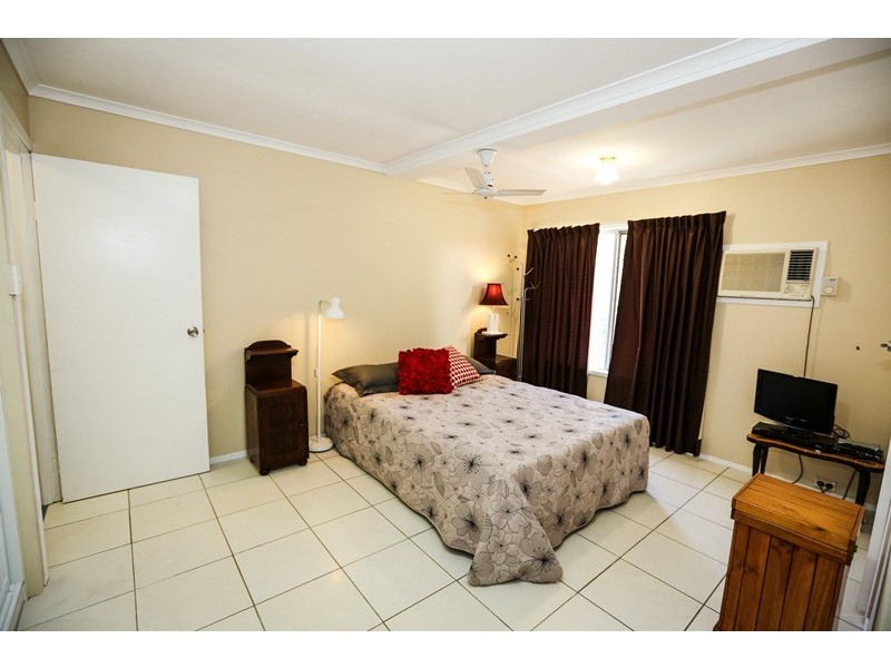 42 Wilson Street, New Auckland QLD 4680