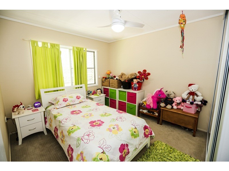 42 Wilson Street, New Auckland QLD 4680