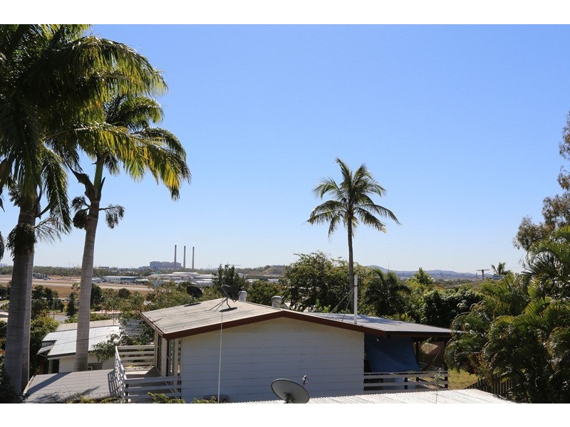 42 Wilson Street, New Auckland QLD 4680