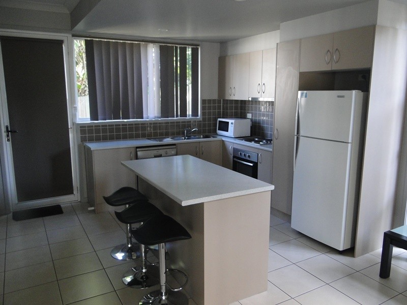 3/14 FOWLER ST, West Gladstone QLD 4680