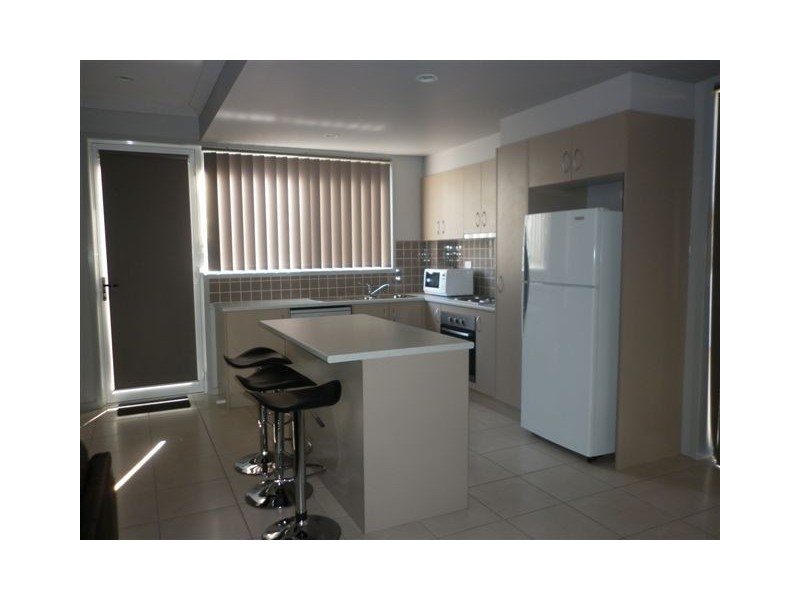 4/14 FOWLER STREET, West Gladstone QLD 4680