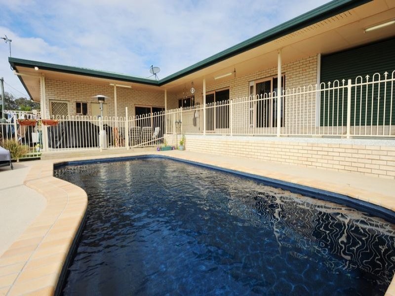 2 McIver Road, Clinton QLD 4680