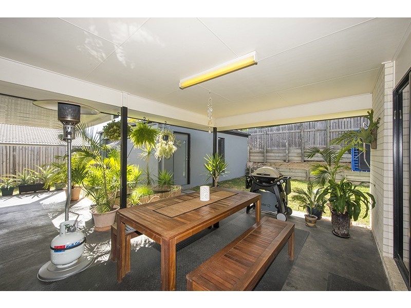 33 Dean Street, Glen Eden QLD 4680