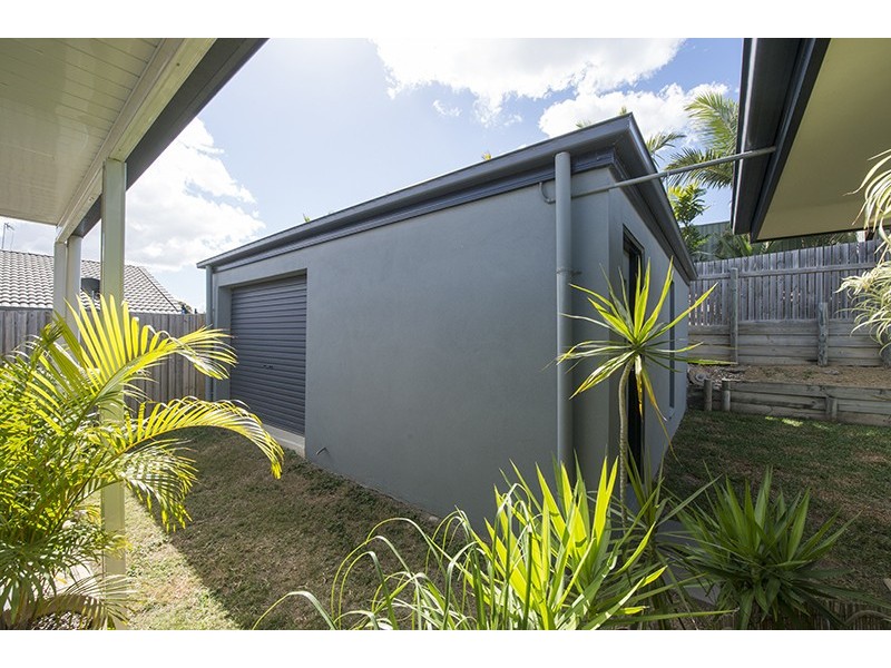33 Dean Street, Glen Eden QLD 4680