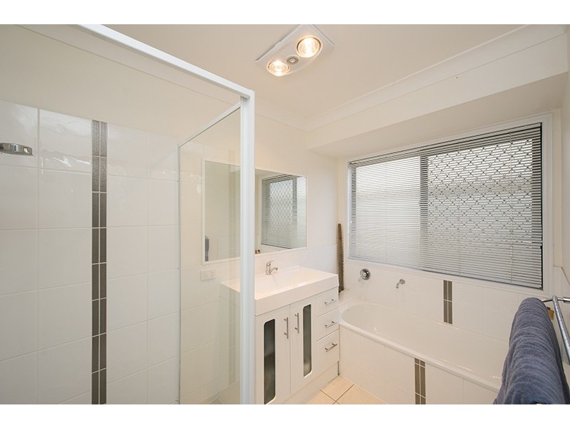 33 Dean Street, Glen Eden QLD 4680