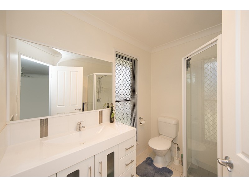 33 Dean Street, Glen Eden QLD 4680