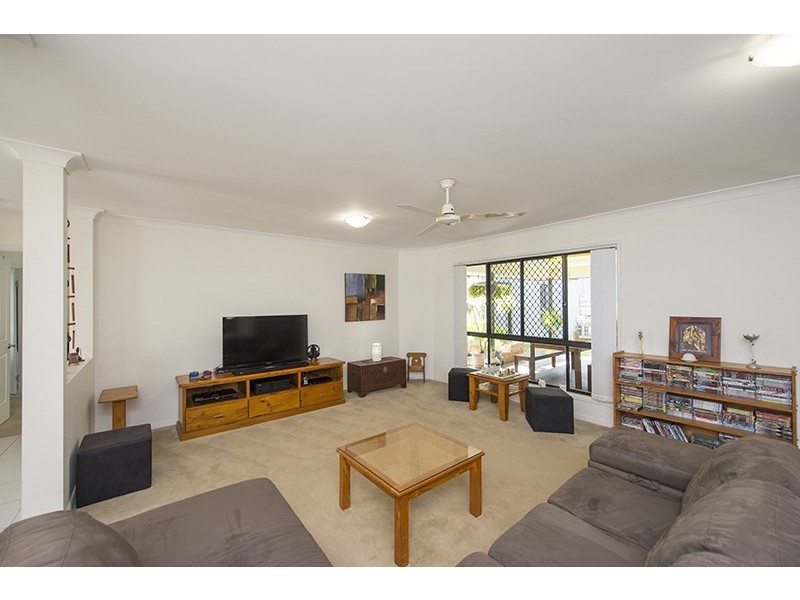 33 Dean Street, Glen Eden QLD 4680