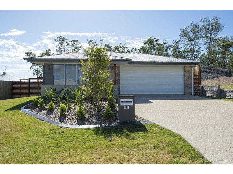 11 Greengard Place, Kirkwood QLD 4680
