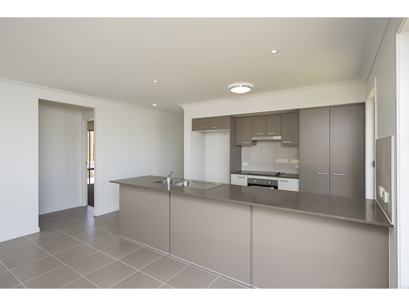 11 Greengard Place, Kirkwood QLD 4680