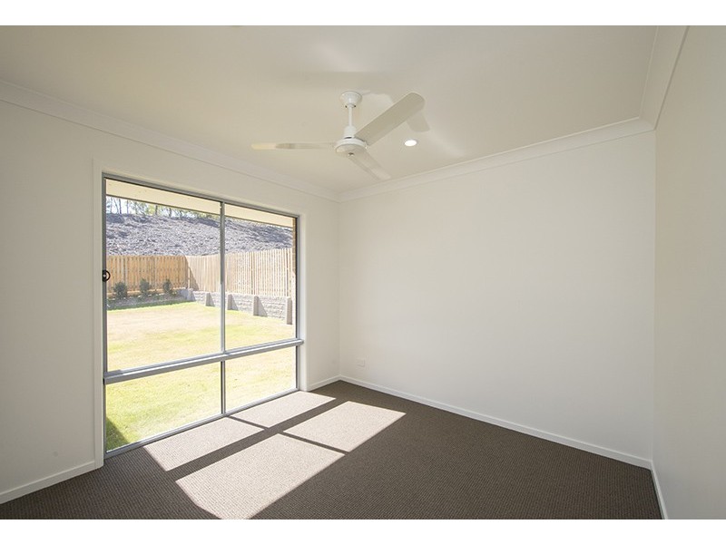 11 Greengard Place, Kirkwood QLD 4680