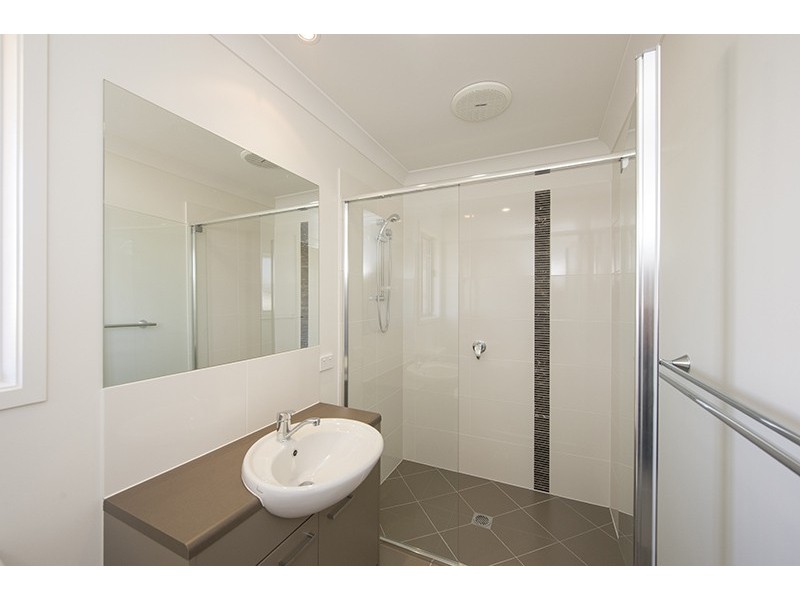 11 Greengard Place, Kirkwood QLD 4680