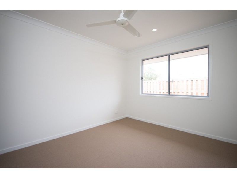 10 Carlsson Place, Kirkwood QLD 4680
