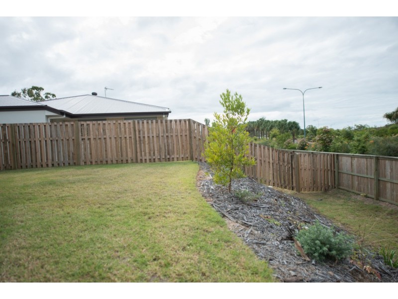 10 Carlsson Place, Kirkwood QLD 4680