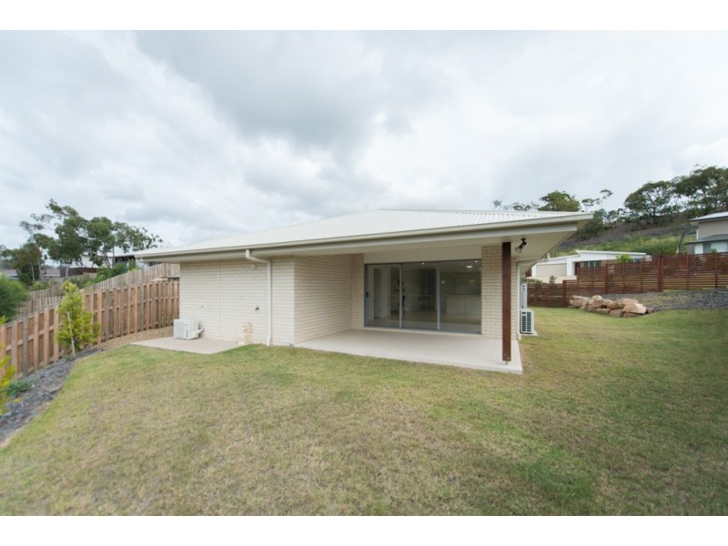 10 Carlsson Place, Kirkwood QLD 4680