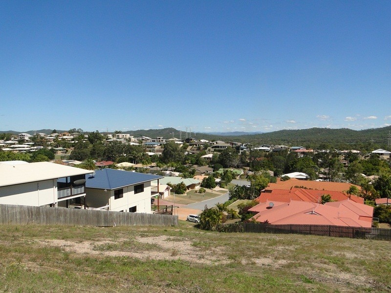 11 MARABOON COURT, Clinton QLD 4680