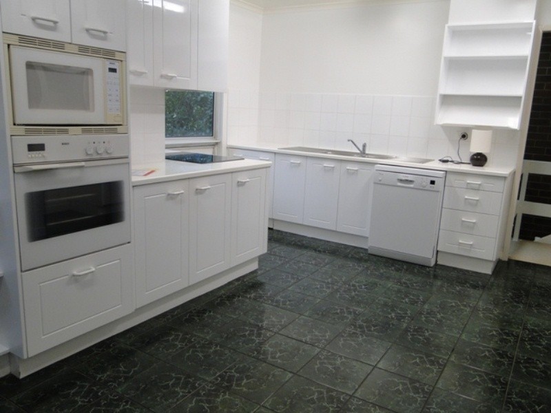 12 Matson Crescent, West Gladstone QLD 4680