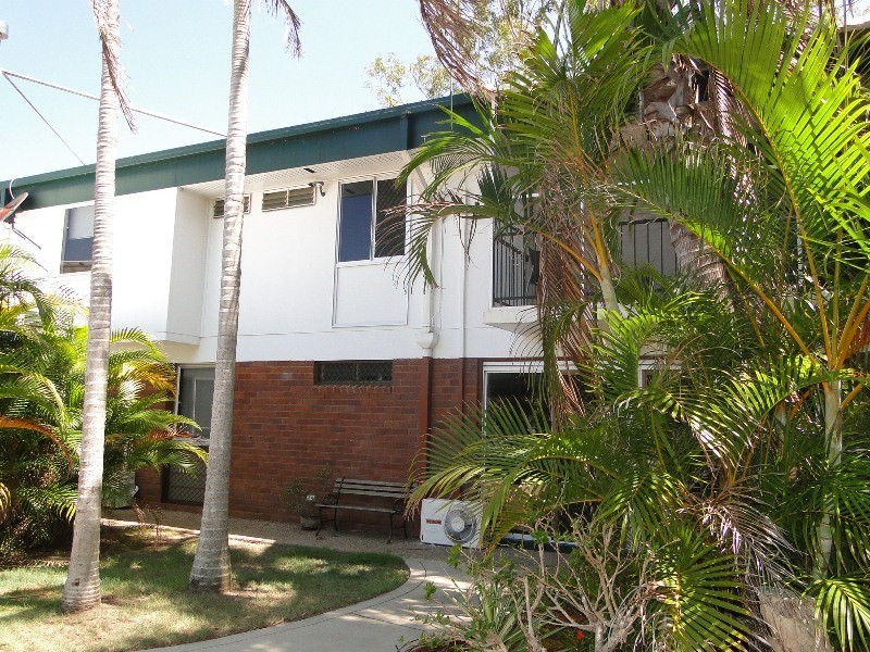 12 Matson Crescent, West Gladstone QLD 4680