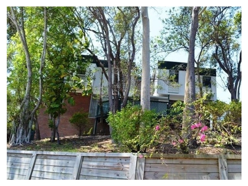 12 Matson Crescent, West Gladstone QLD 4680