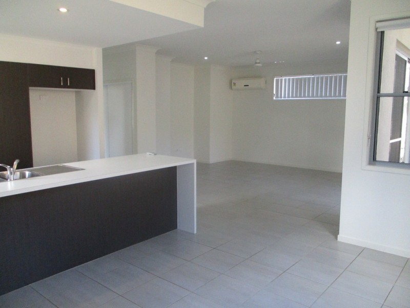 9 FRANKLIN COURT, New Auckland QLD 4680