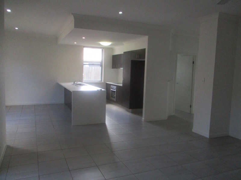 9 FRANKLIN COURT, New Auckland QLD 4680