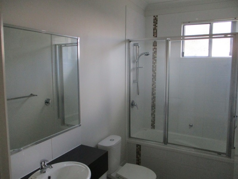 9 FRANKLIN COURT, New Auckland QLD 4680