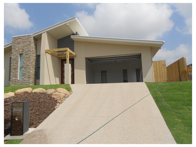 9 FRANKLIN COURT, New Auckland QLD 4680