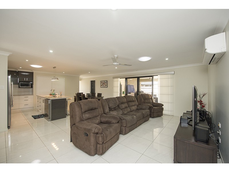 18 Iris Road, Kirkwood QLD 4680