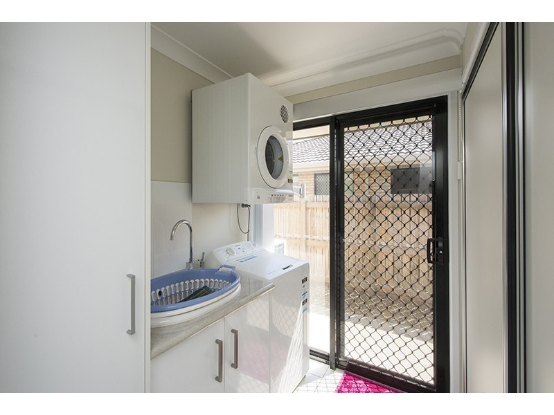 18 Iris Road, Kirkwood QLD 4680