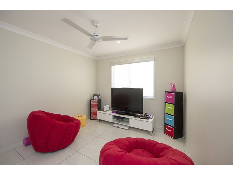 18 Iris Road, Kirkwood QLD 4680