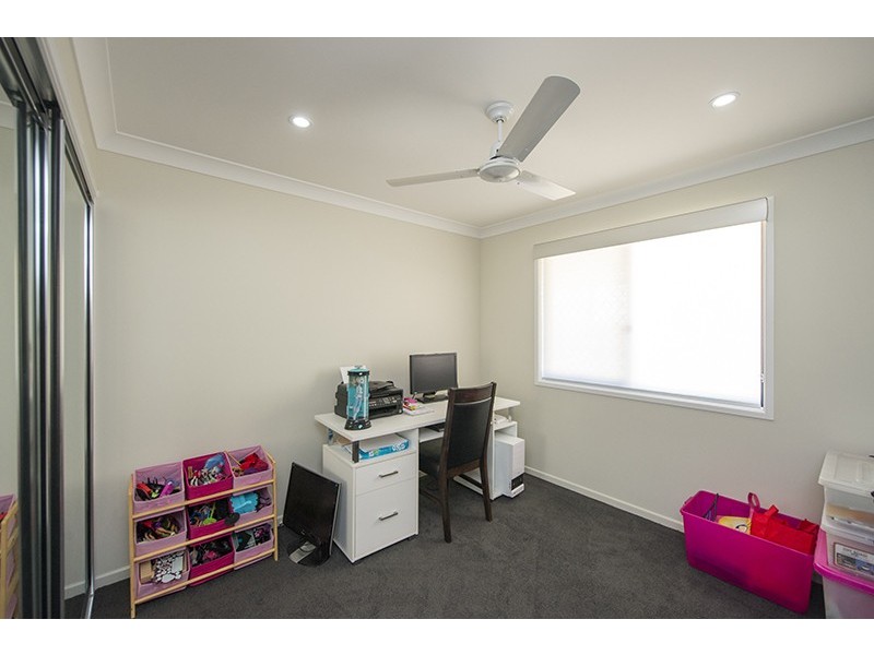 18 Iris Road, Kirkwood QLD 4680