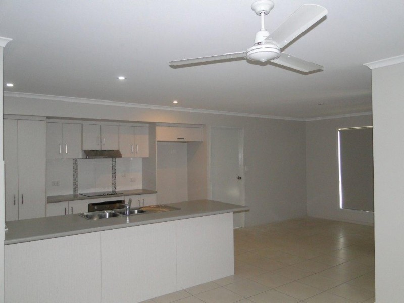 3 FRANKLIN COURT, New Auckland QLD 4680