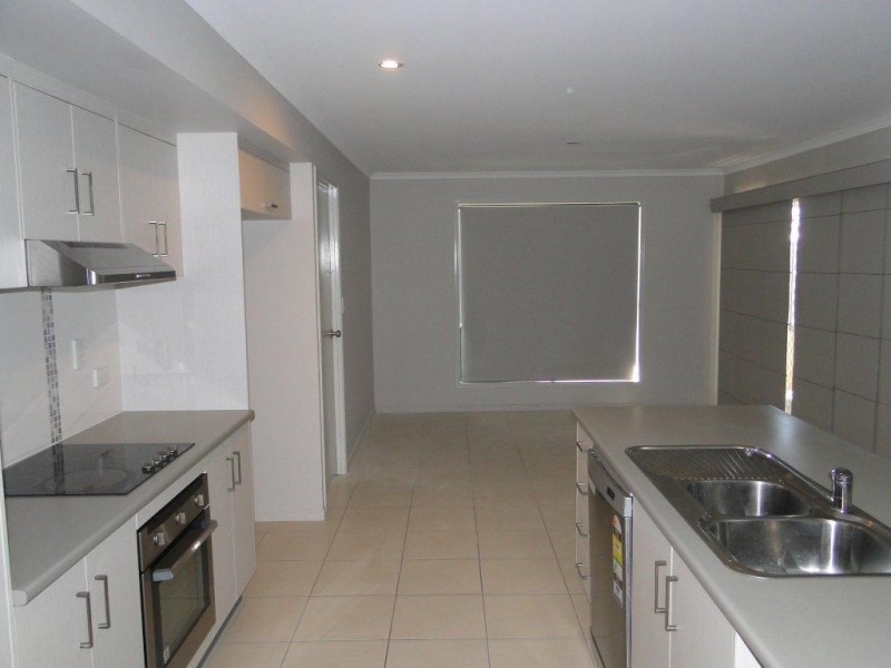 3 FRANKLIN COURT, New Auckland QLD 4680